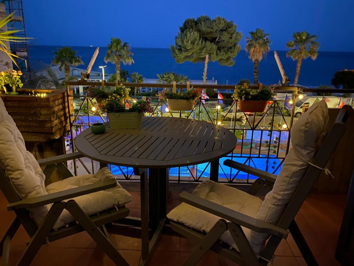 Apartamento Taormina By The Sea Mazzeo Exterior foto