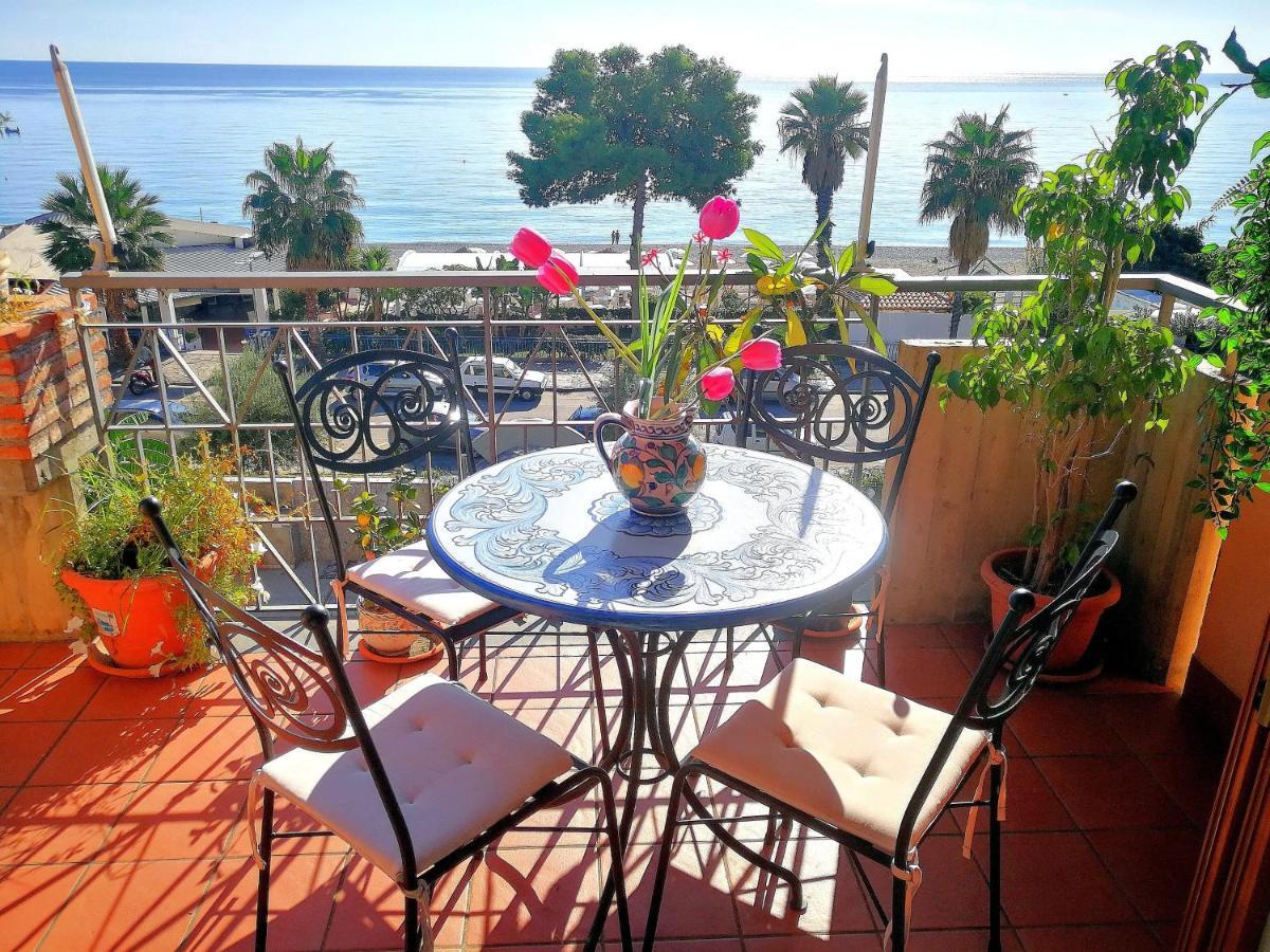 Apartamento Taormina By The Sea Mazzeo Exterior foto